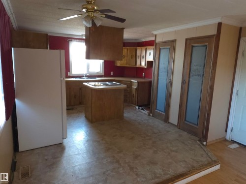 4506 48 Avenue, Thorsby, AB - Indoor Photo Showing Kitchen