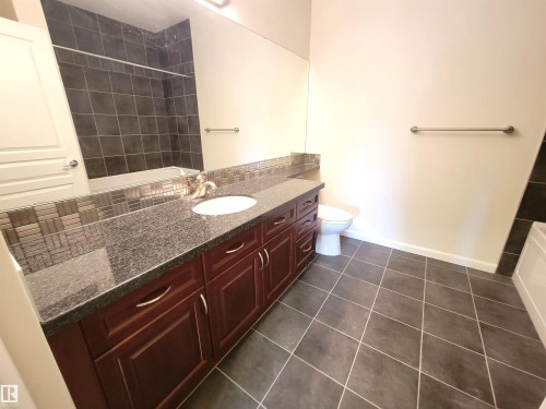 442 160 Magrath Road, Edmonton, AB - Indoor Photo Showing Bathroom