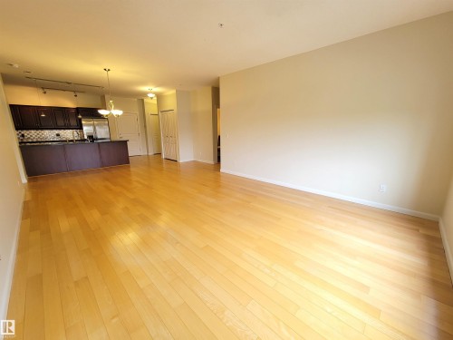442 160 Magrath Road, Edmonton, AB - Indoor
