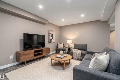 5 Gilmore Way, Spruce Grove, AB - Indoor Photo Showing Living Room