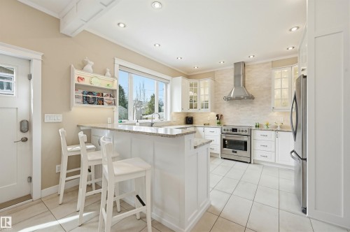 10813 74 Avenue, Edmonton, AB - Indoor Photo Showing Kitchen With Upgraded Kitchen