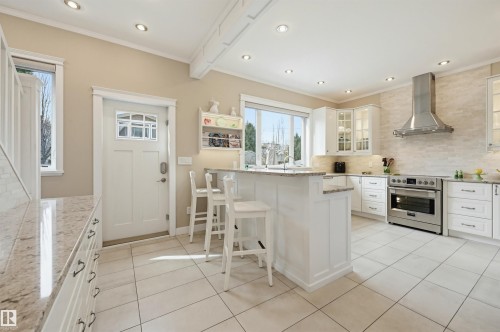 10813 74 Avenue, Edmonton, AB - Indoor Photo Showing Kitchen With Upgraded Kitchen