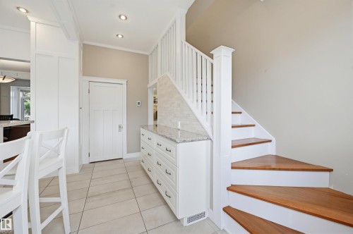 10813 74 Avenue, Edmonton, AB - Indoor Photo Showing Other Room