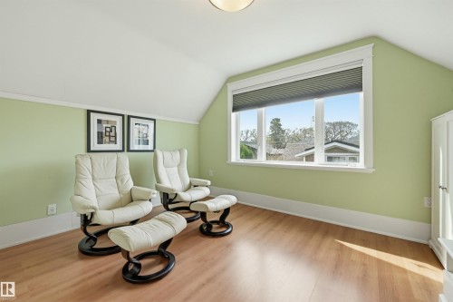 10813 74 Avenue, Edmonton, AB - Indoor