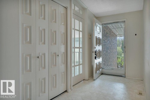 8808 41 Avenue, Edmonton, AB - Indoor Photo Showing Other Room