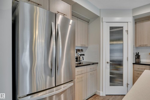 194 Sturtz Bend, Leduc, AB - Indoor Photo Showing Kitchen