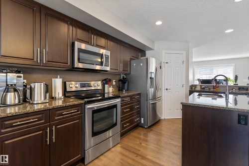 64 655 Tamarack Road, Edmonton, AB - Indoor Photo Showing Kitchen