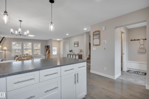 258 Robinson Drive, Leduc, AB - Indoor Photo Showing Kitchen