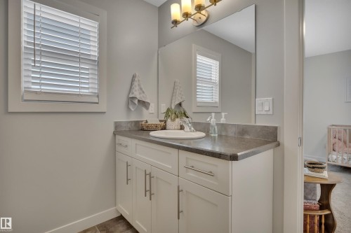 258 Robinson Drive, Leduc, AB - Indoor Photo Showing Bathroom