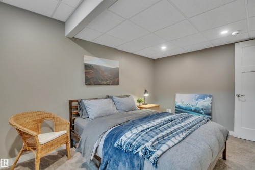 258 Robinson Drive, Leduc, AB - Indoor Photo Showing Bedroom