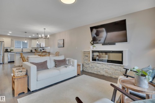 258 Robinson Drive, Leduc, AB - Indoor Photo Showing Living Room