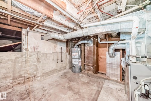 Image quality insufficient for description - 11929 91 Street, Edmonton, AB 