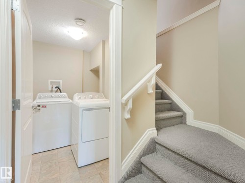 86 Meridian Loop Nw, Stony Plain, AB - Indoor Photo Showing Laundry Room