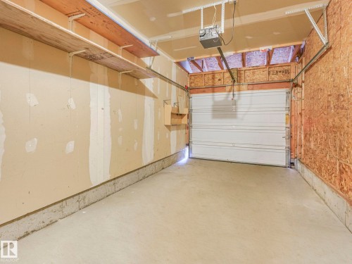 86 Meridian Loop Nw, Stony Plain, AB - Indoor Photo Showing Garage