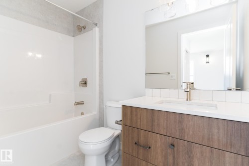 7135 May Crescent, Edmonton, AB - Indoor Photo Showing Bathroom