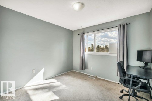 171 Royal Road, Edmonton, AB - Indoor Photo Showing Office