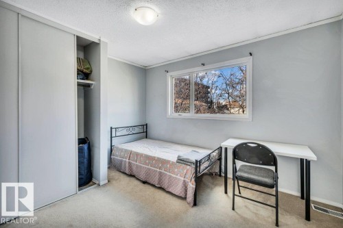 171 Royal Road, Edmonton, AB - Indoor Photo Showing Bedroom