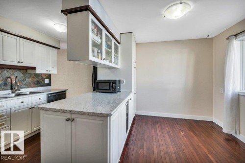 171 Royal Road, Edmonton, AB - Indoor Photo Showing Kitchen