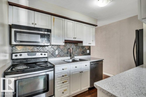 171 Royal Road, Edmonton, AB - Indoor Photo Showing Kitchen