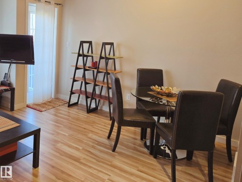 3 11811 106 Street, Edmonton, AB - Indoor
