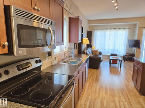 3 11811 106 Street, Edmonton, AB - Indoor Photo Showing Kitchen With Double Sink