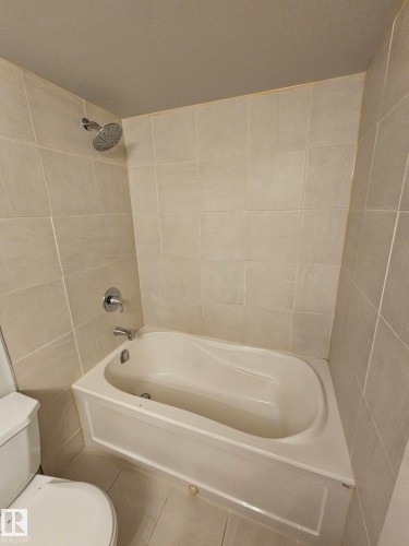 26 Northwoods Village, Edmonton, AB - Indoor Photo Showing Bathroom