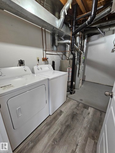 26 Northwoods Village, Edmonton, AB - Indoor Photo Showing Laundry Room