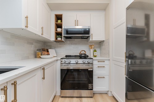3105 109 Street, Edmonton, AB - Indoor Photo Showing Kitchen