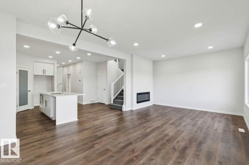 2322 Egret Way, Edmonton, AB - Indoor Photo Showing Kitchen