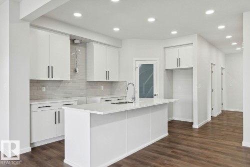 2322 Egret Way, Edmonton, AB - Indoor Photo Showing Kitchen With Upgraded Kitchen