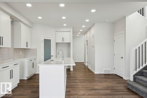2322 Egret Way, Edmonton, AB - Indoor Photo Showing Kitchen With Upgraded Kitchen