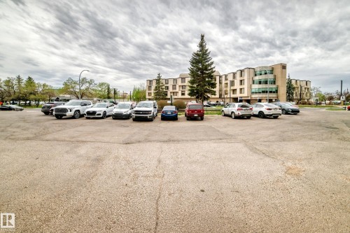 115 8735 165 Street, Edmonton, AB - Outdoor