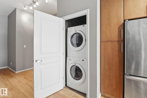 330 10531 117 Street, Edmonton, AB - Indoor Photo Showing Laundry Room