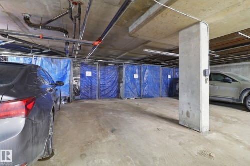 330 10531 117 Street, Edmonton, AB - Indoor Photo Showing Garage