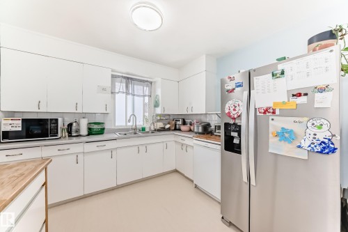 10928 149 Street, Edmonton, AB - Indoor Photo Showing Kitchen