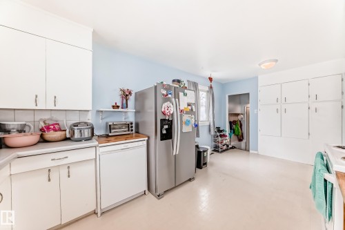 10928 149 Street, Edmonton, AB - Indoor