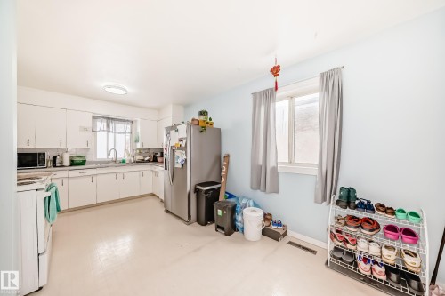 10928 149 Street, Edmonton, AB - Indoor Photo Showing Kitchen
