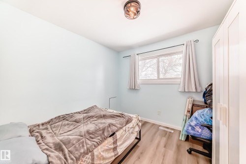 10928 149 Street, Edmonton, AB - Indoor Photo Showing Bedroom
