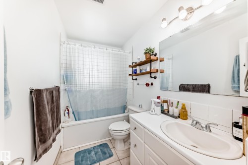 10928 149 Street, Edmonton, AB - Indoor Photo Showing Bathroom