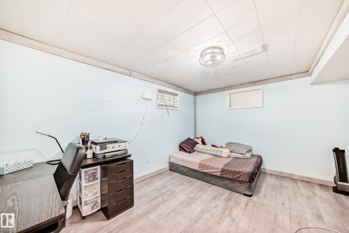 10928 149 Street, Edmonton, AB - Indoor