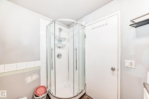 10928 149 Street, Edmonton, AB - Indoor Photo Showing Bathroom