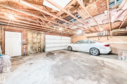 10928 149 Street, Edmonton, AB - Indoor Photo Showing Garage