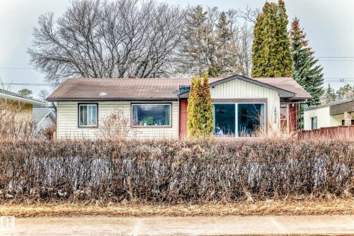 10928 149 Street, Edmonton, AB - Outdoor