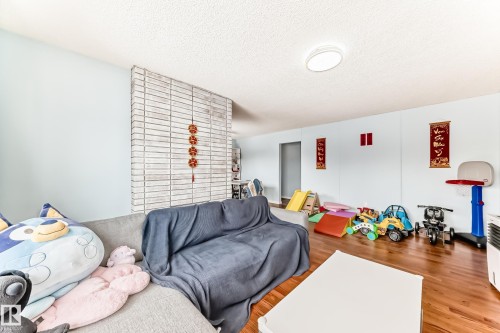 10928 149 Street, Edmonton, AB - Indoor