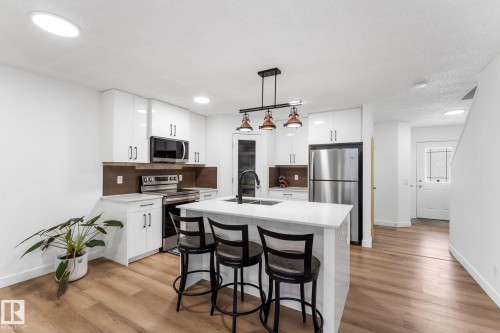 802 Mcleod Avenue, Spruce Grove, AB - Indoor Photo Showing Other Room