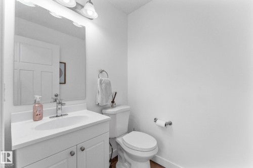 802 Mcleod Avenue, Spruce Grove, AB - Indoor Photo Showing Bathroom