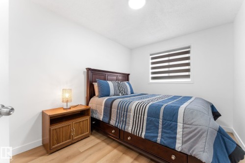 802 Mcleod Avenue, Spruce Grove, AB - Indoor Photo Showing Bedroom
