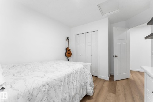802 Mcleod Avenue, Spruce Grove, AB - Indoor Photo Showing Bedroom