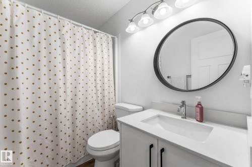 802 Mcleod Avenue, Spruce Grove, AB - Indoor Photo Showing Bathroom