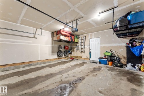 802 Mcleod Avenue, Spruce Grove, AB - Indoor Photo Showing Garage